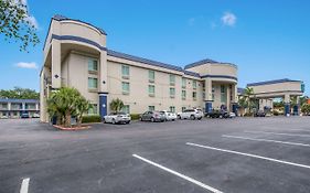 Clarion Inn & Suites Central Clearwater Beach Exterior photo