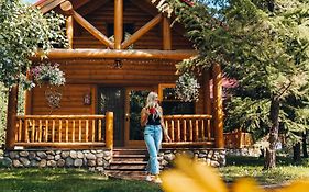 Baker Creek By Basecamp Hotel Lake Louise Exterior photo