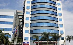 Wyndham Garden Guayaquil Exterior photo