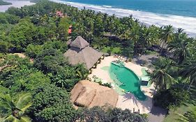 Clandestino Beach Resort Quepos Exterior photo