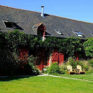 La Maison Jaune à la Janaie Parigné Exterior photo