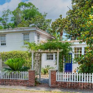 Open Gates Bed & Breakfast Darien Exterior photo