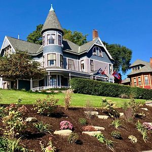 The Hancock House Bed & Breakfast Inn Dubuque Exterior photo