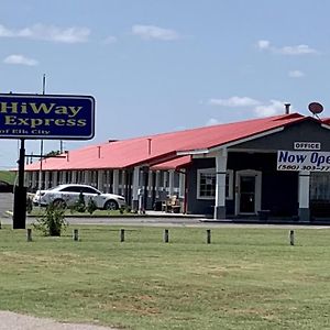 Hiway Inn Express Elk City Exterior photo