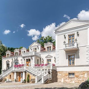 Palac Tarnowskich Hotel & Restauracja & Spa Ostrowiec Świetokrzyski Exterior photo