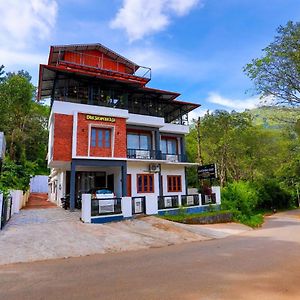 Dakshinakasi Guest House Thirunelly Exterior photo