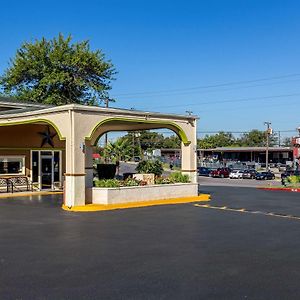 Rodeway Inn San Antonio Lackland Afb - Seaworld Exterior photo