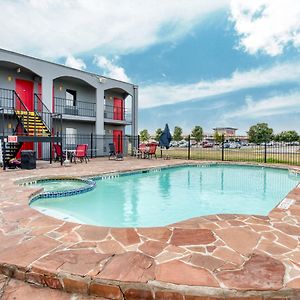 Oyo Hotel San Antonio Lackland Air Force Base West Exterior photo