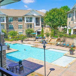 Luxury By The Pool Lawrenceville Exterior photo
