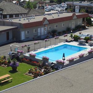 Apple Tree Inn Penticton Exterior photo