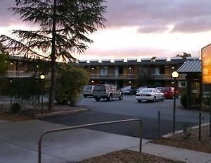 Red Cedars Motel Camberra Exterior photo