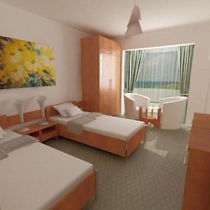 Hotel Flormang Craiova Room photo