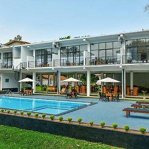 Lavish Resort - Sigirya Sigiriya Exterior photo