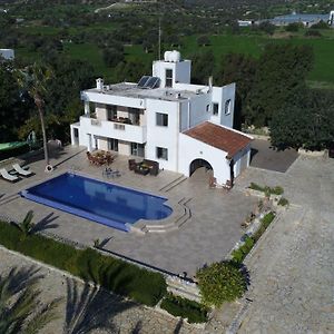 Villa Chrysta Agios Theodoros Exterior photo