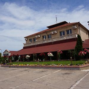 Guesthouse & Restaurant Tekovina Semêndria Exterior photo