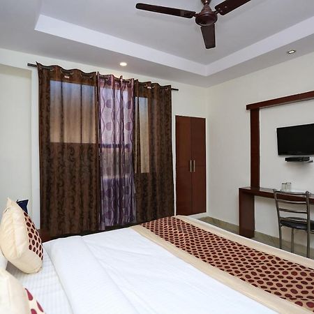Oyo Hotel Repose Villa Near Gurudwara Shri Bangla Sahib Nova Deli Exterior foto