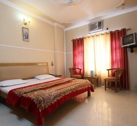 Hotel King Haridwār Quarto foto