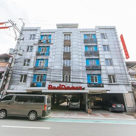 Reddoorz Plus Near Quezon City Circle Hotel Manila Exterior foto