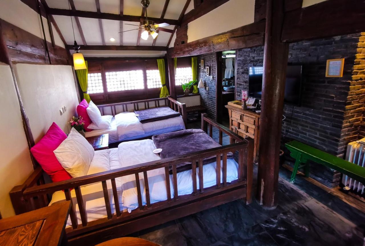 Blossom Hill Inn - Weavingland Lijiang  Exterior foto