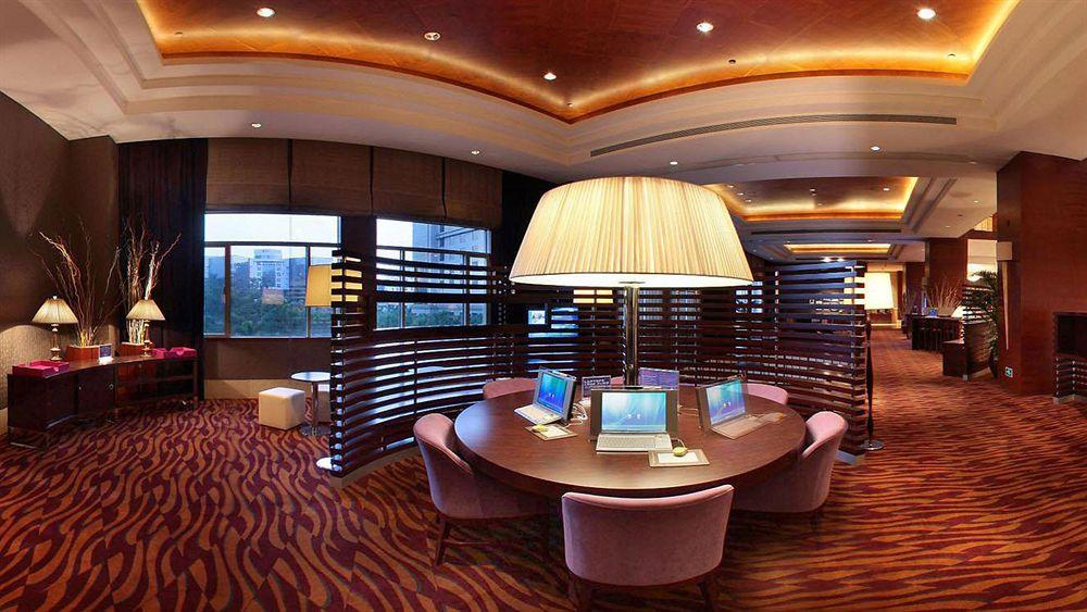 Sheraton Dongguan Hotel Exterior foto