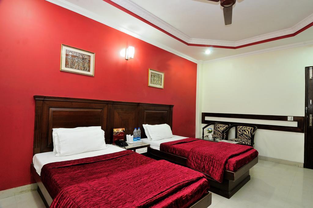 Hotel Maharaja Residency Jalandhar Quarto foto