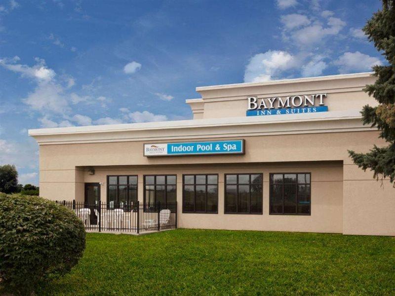 Baymont By Wyndham St. Joseph/Stevensville Exterior foto