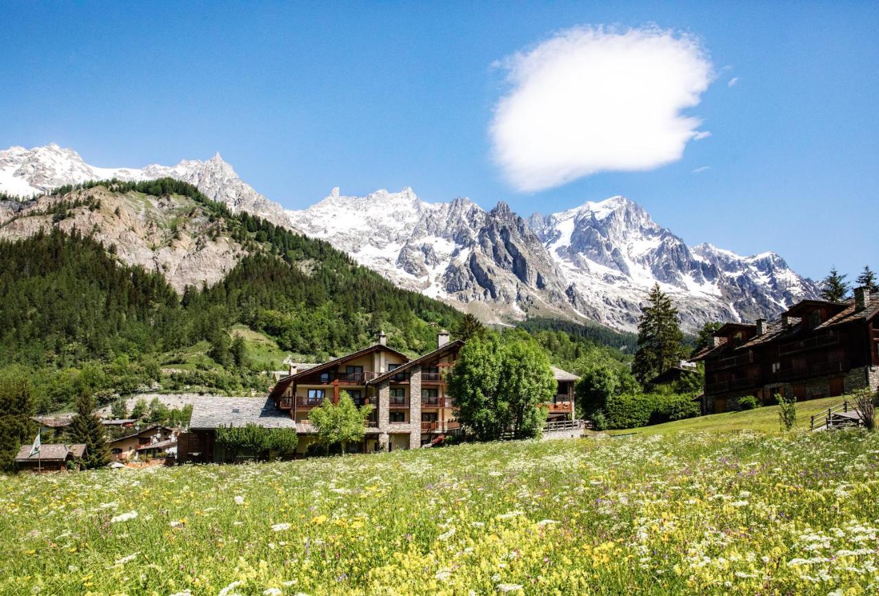 Auberge De La Maison Courmayeur Exterior foto