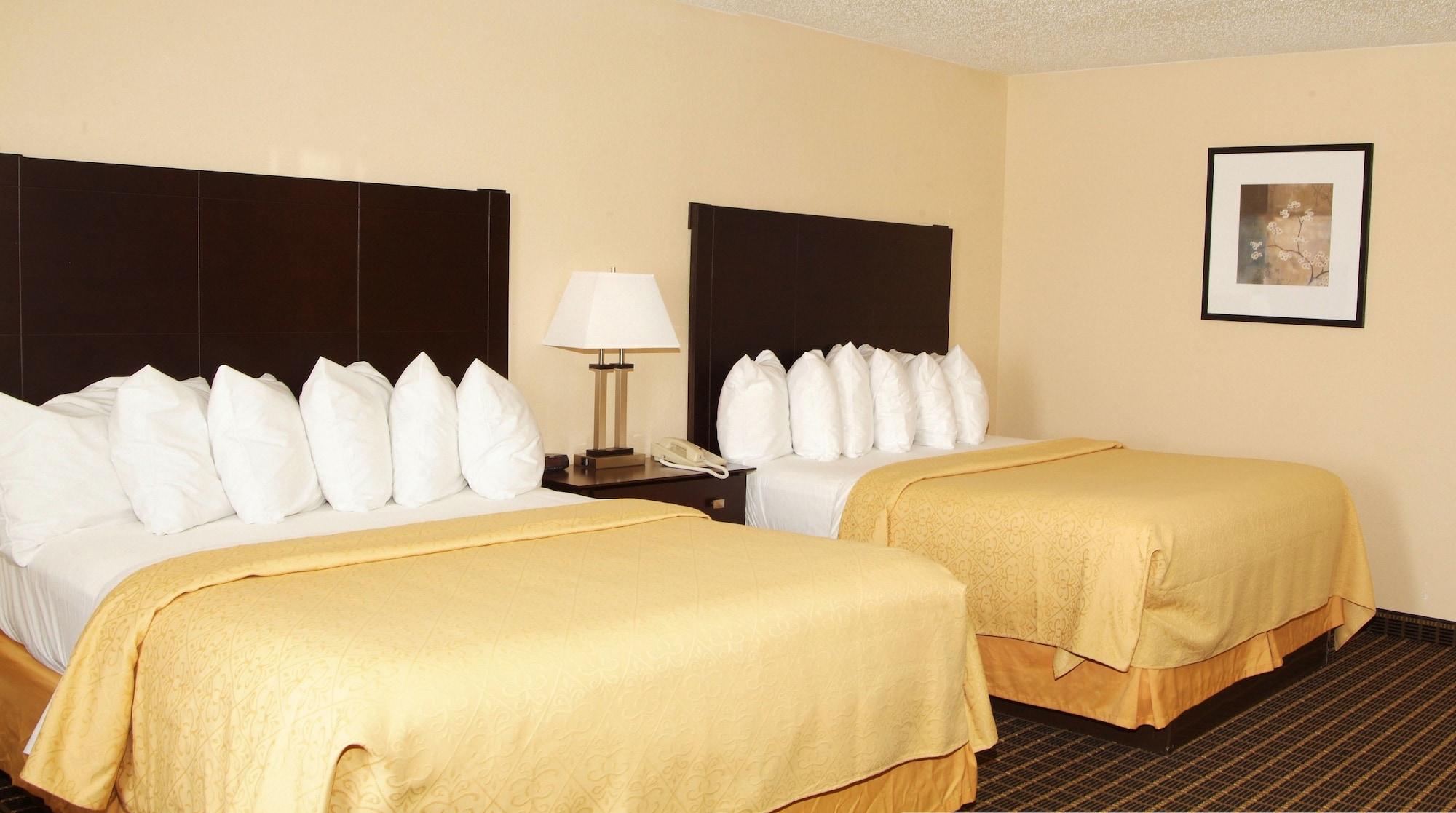Quality Inn & Suites Big Rapids Exterior foto