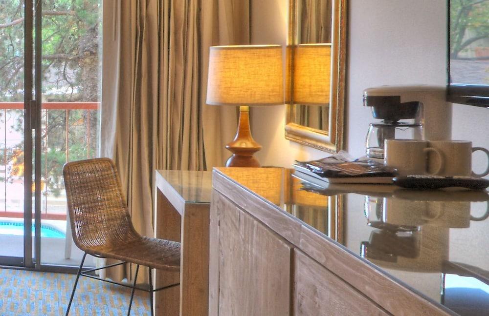 Ashland Hills Hotel & Suites Exterior foto