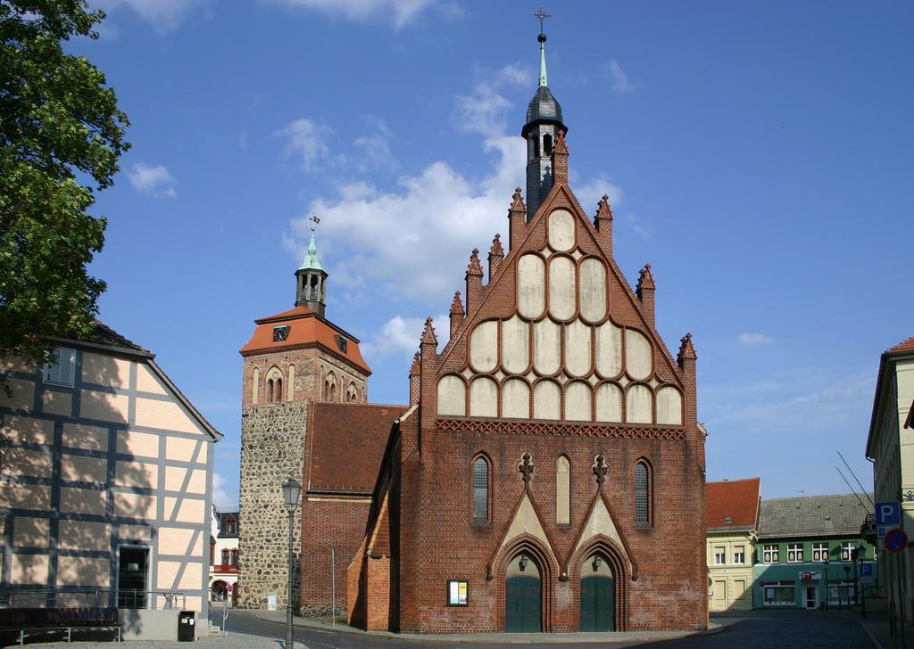 Hotel Markischer Hof Luckenwalde Exterior foto