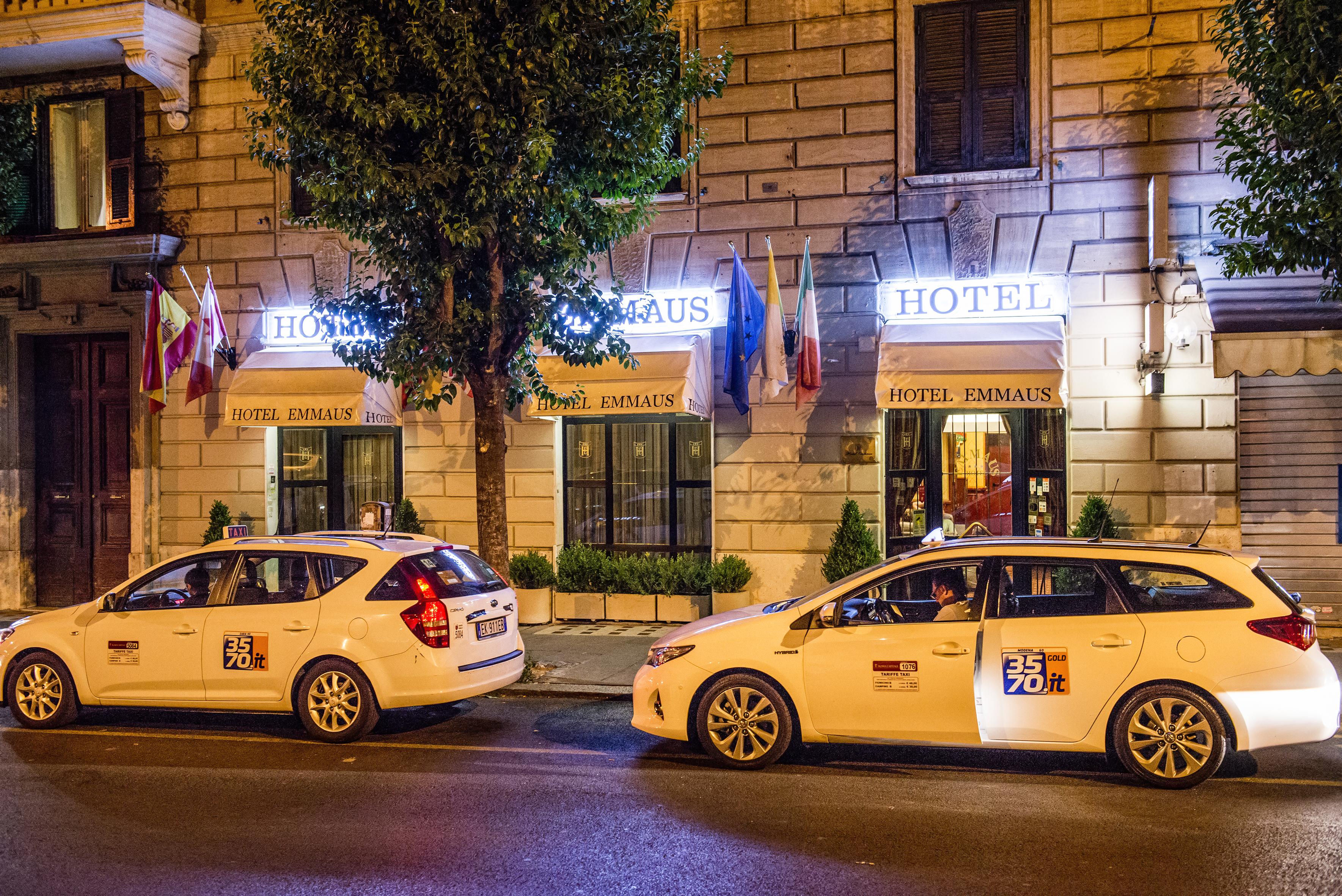 Hotel Emmaus Roma Exterior foto