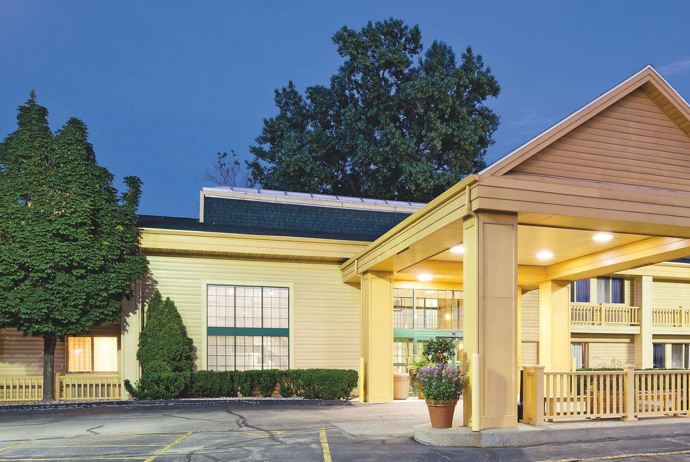 La Quinta Inn By Wyndham Oshkosh Exterior foto