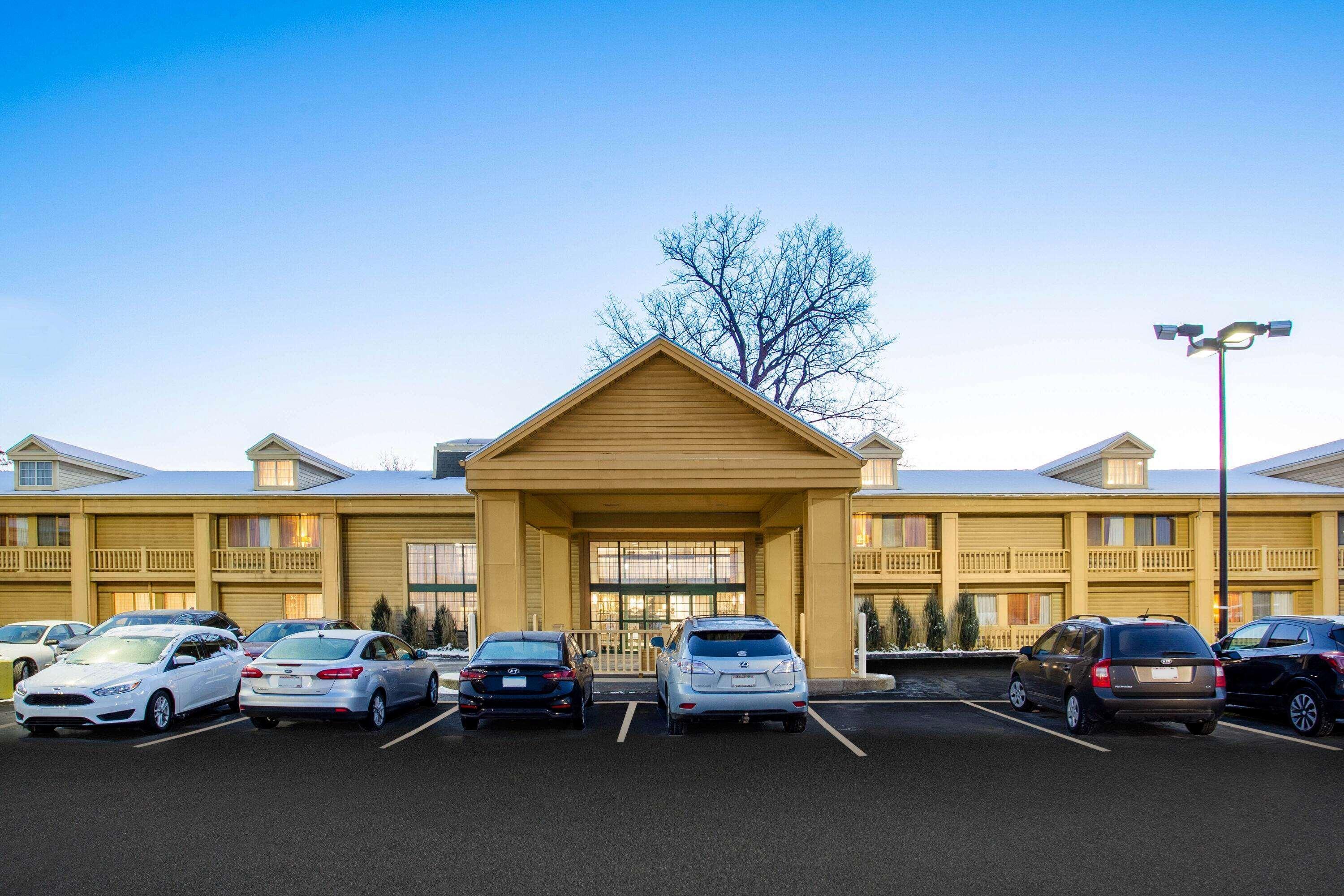 La Quinta Inn By Wyndham Oshkosh Exterior foto