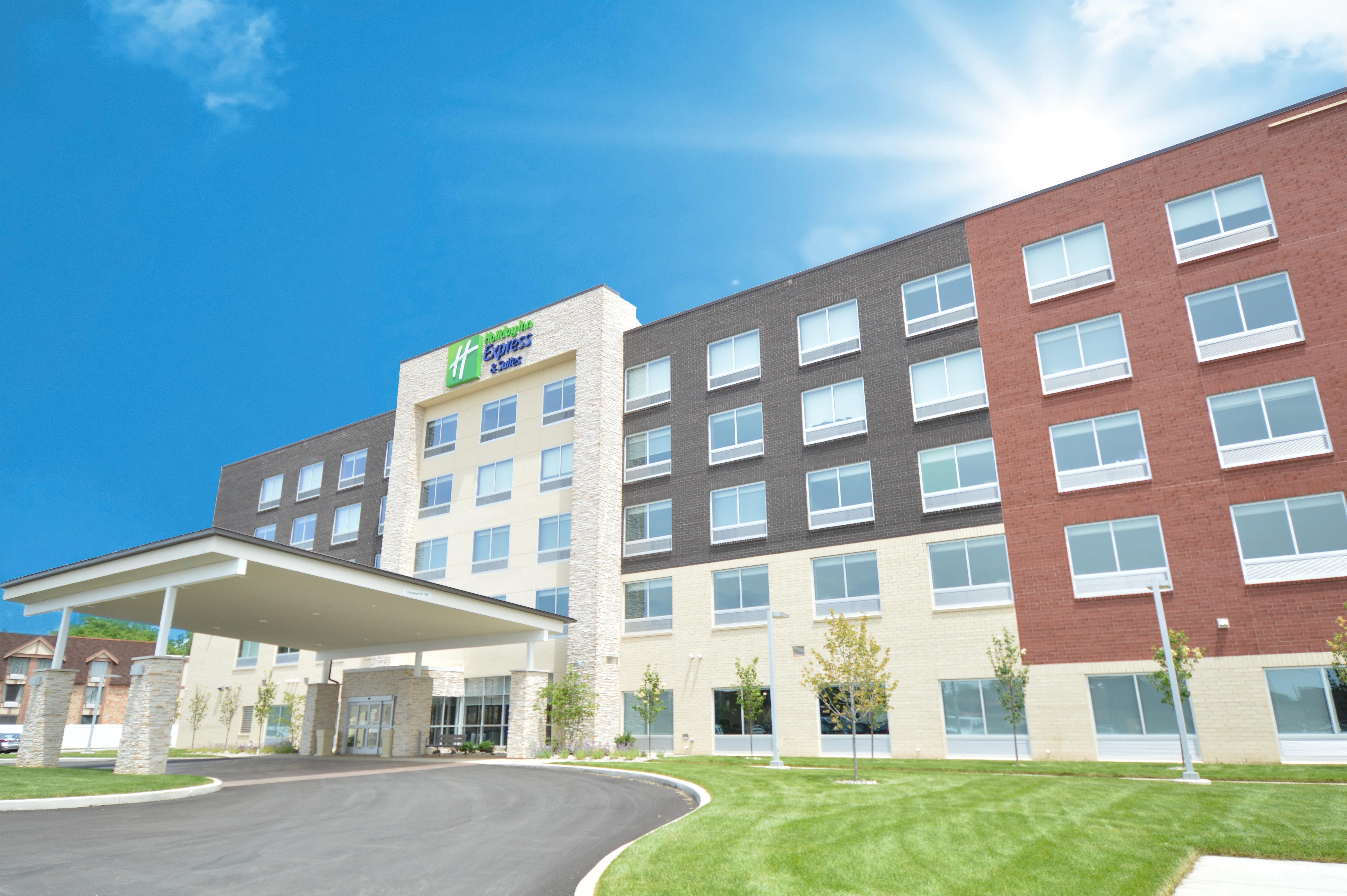 Holiday Inn Express & Suites Toledo West, An Ihg Hotel Exterior foto