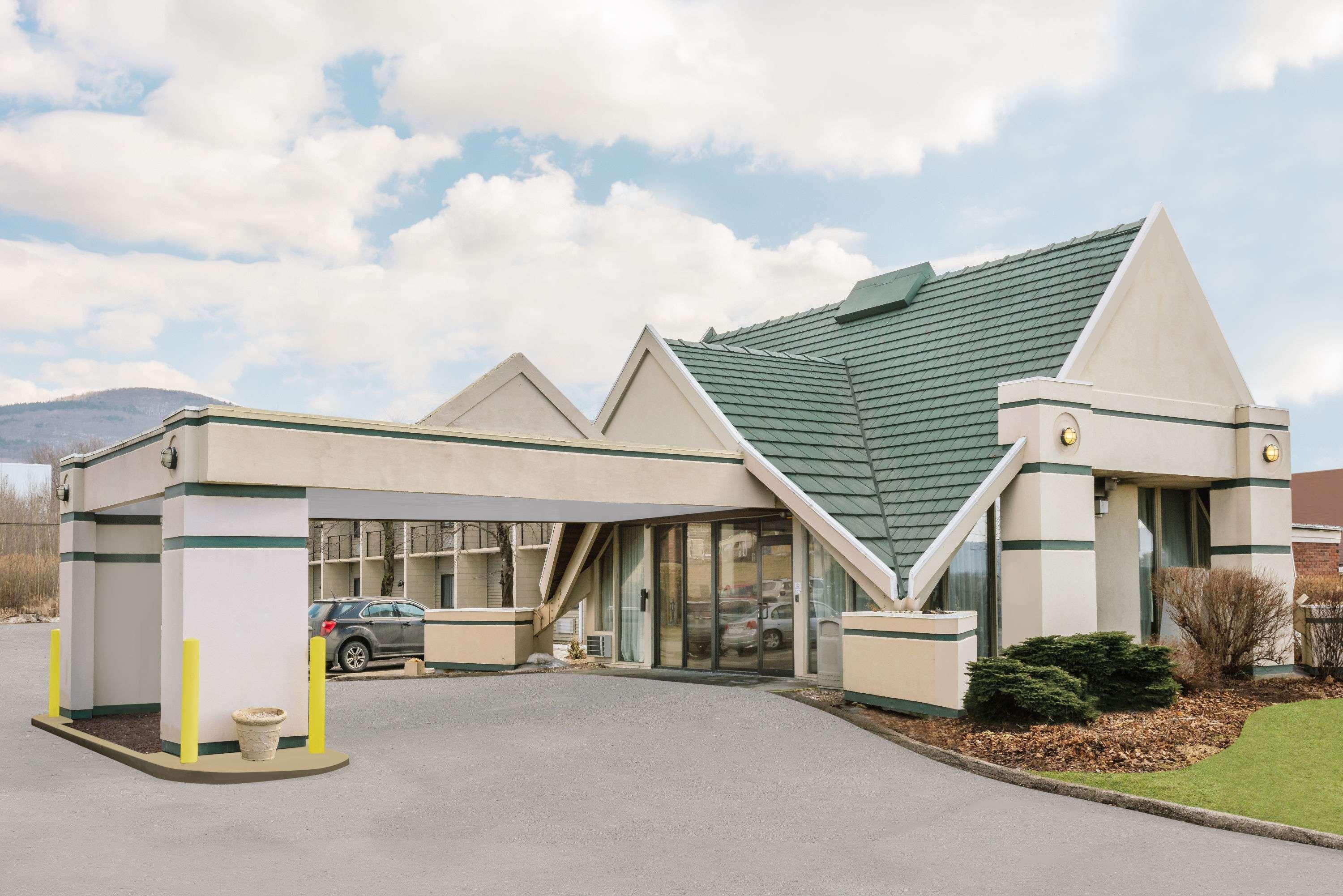 Days Inn By Wyndham Rutland/Killington Area Exterior foto