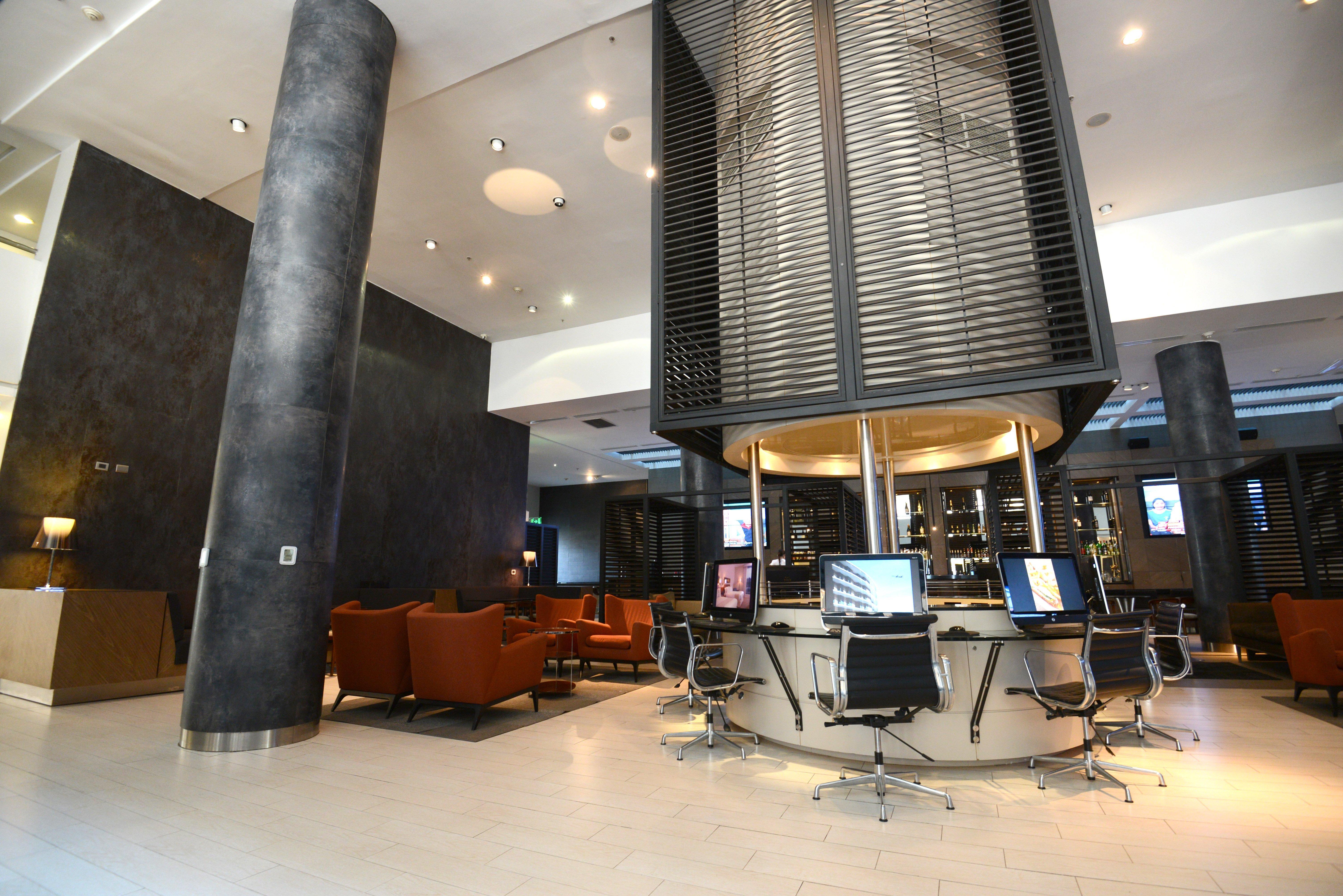 Holiday Inn Santiago - Airport Terminal, An Ihg Hotel Exterior foto