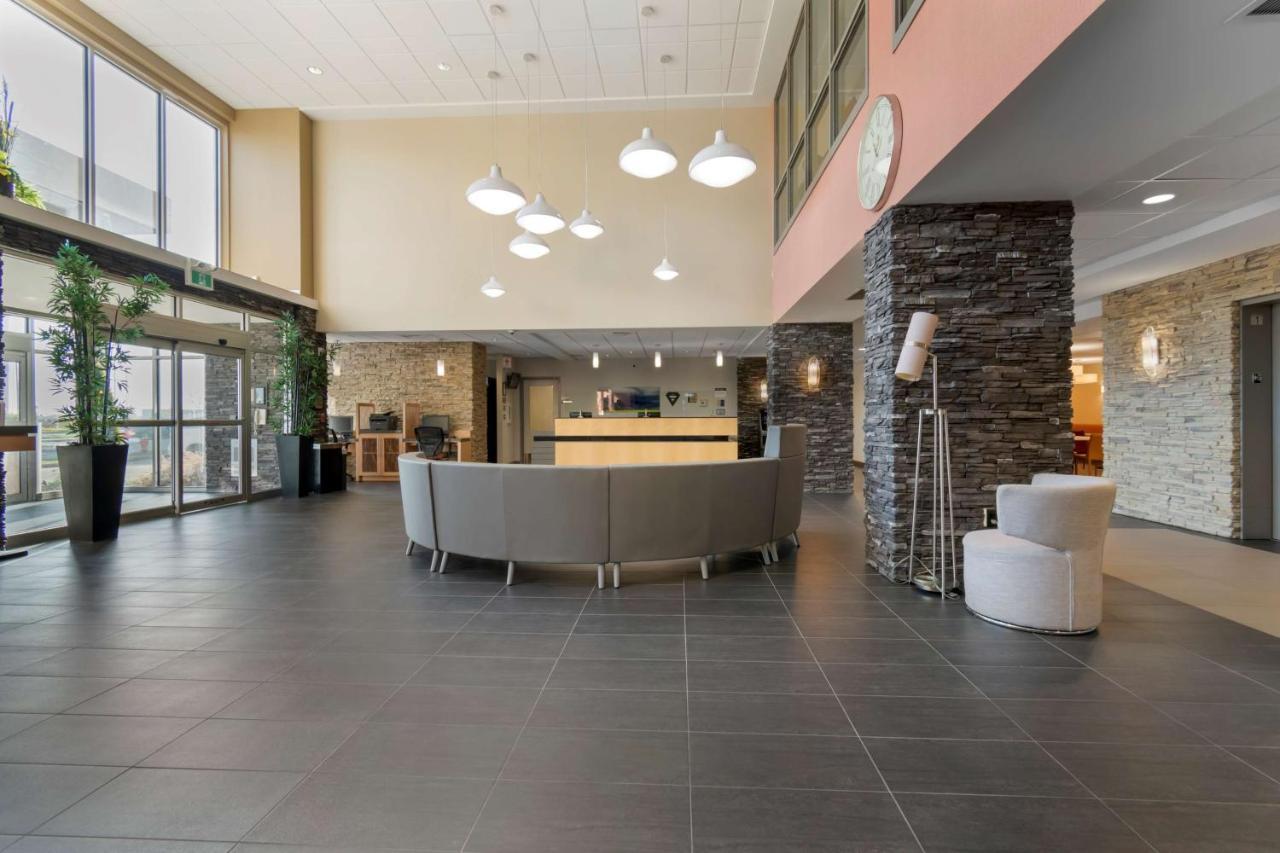 Best Western Plus Airport Inn & Suites Saskatoon Exterior foto