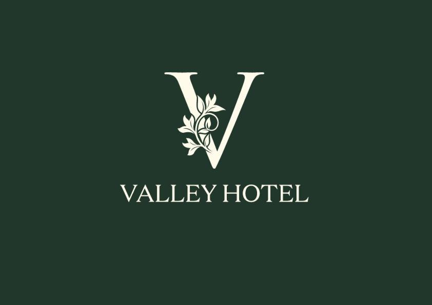The Valley Hotel & Carriage Gardens Fivemiletown Exterior foto