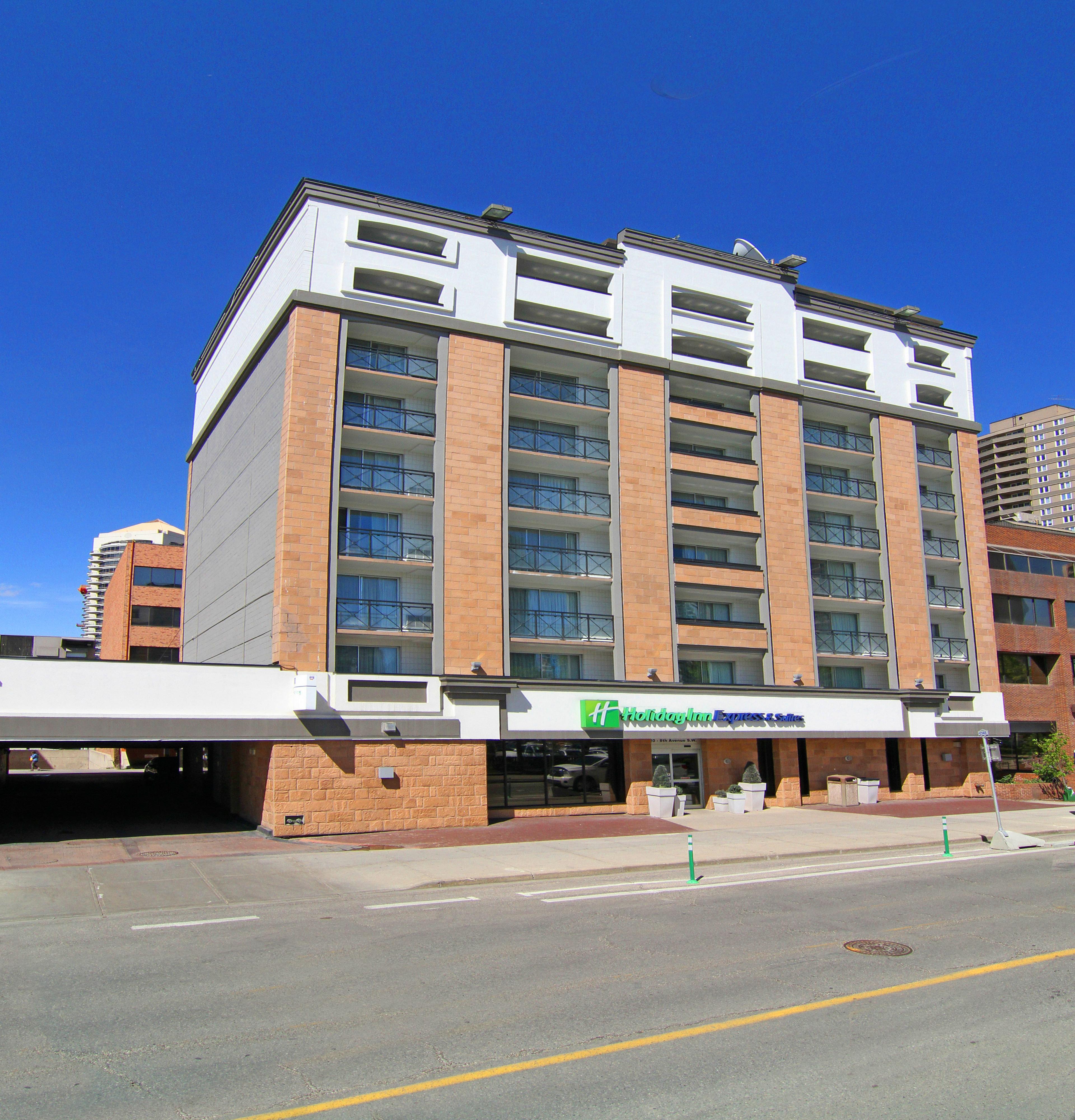 Holiday Inn Express And Suites Calgary, An Ihg Hotel Exterior foto