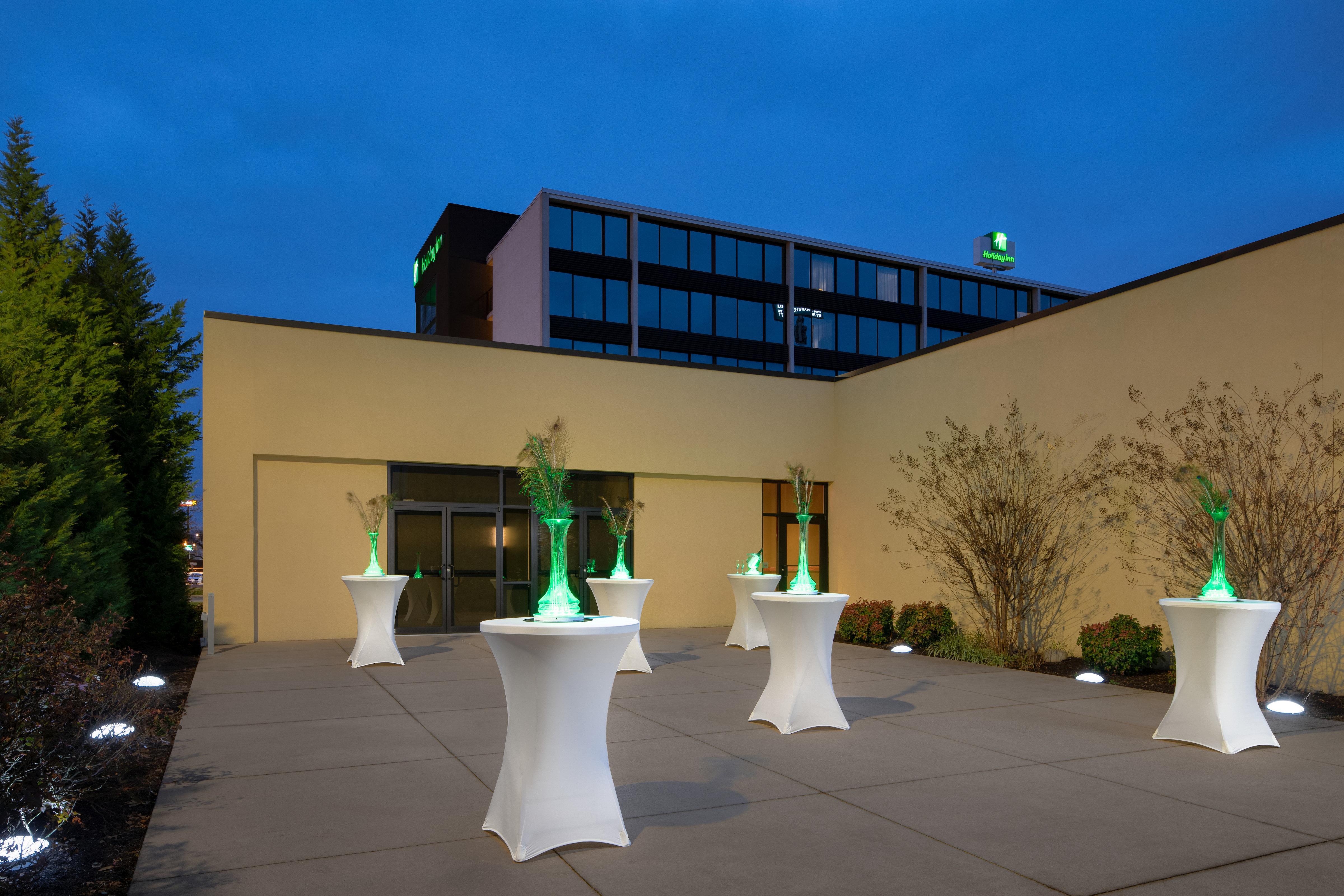 Holiday Inn And Suites Charleston West, An Ihg Hotel Exterior foto