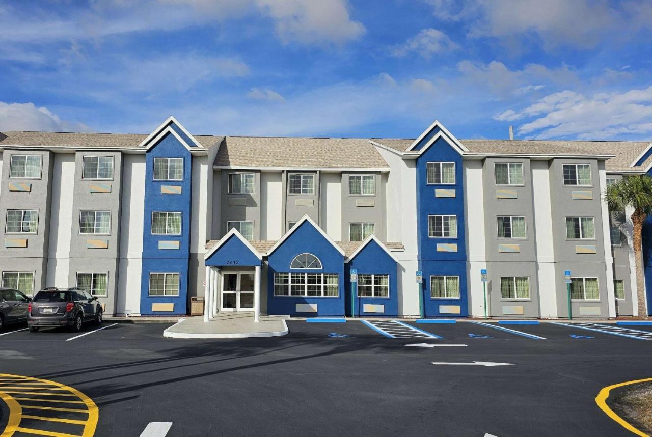 Microtel Inn & Suites By Wyndham Bushnell Exterior foto