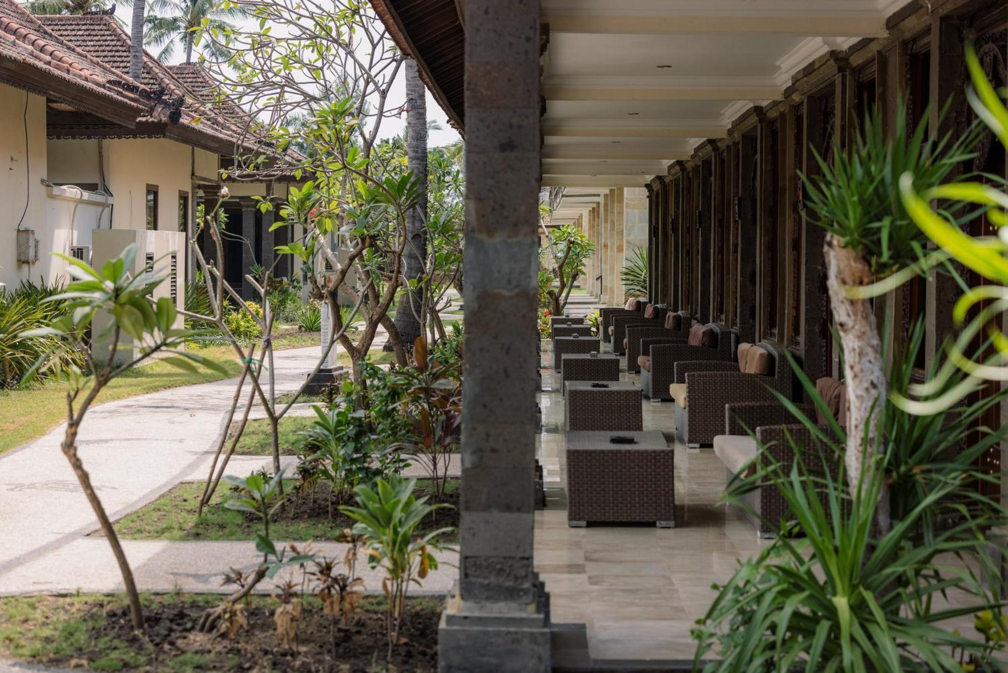 Ombak Sunset Hotel Gili Trawangan Exterior foto