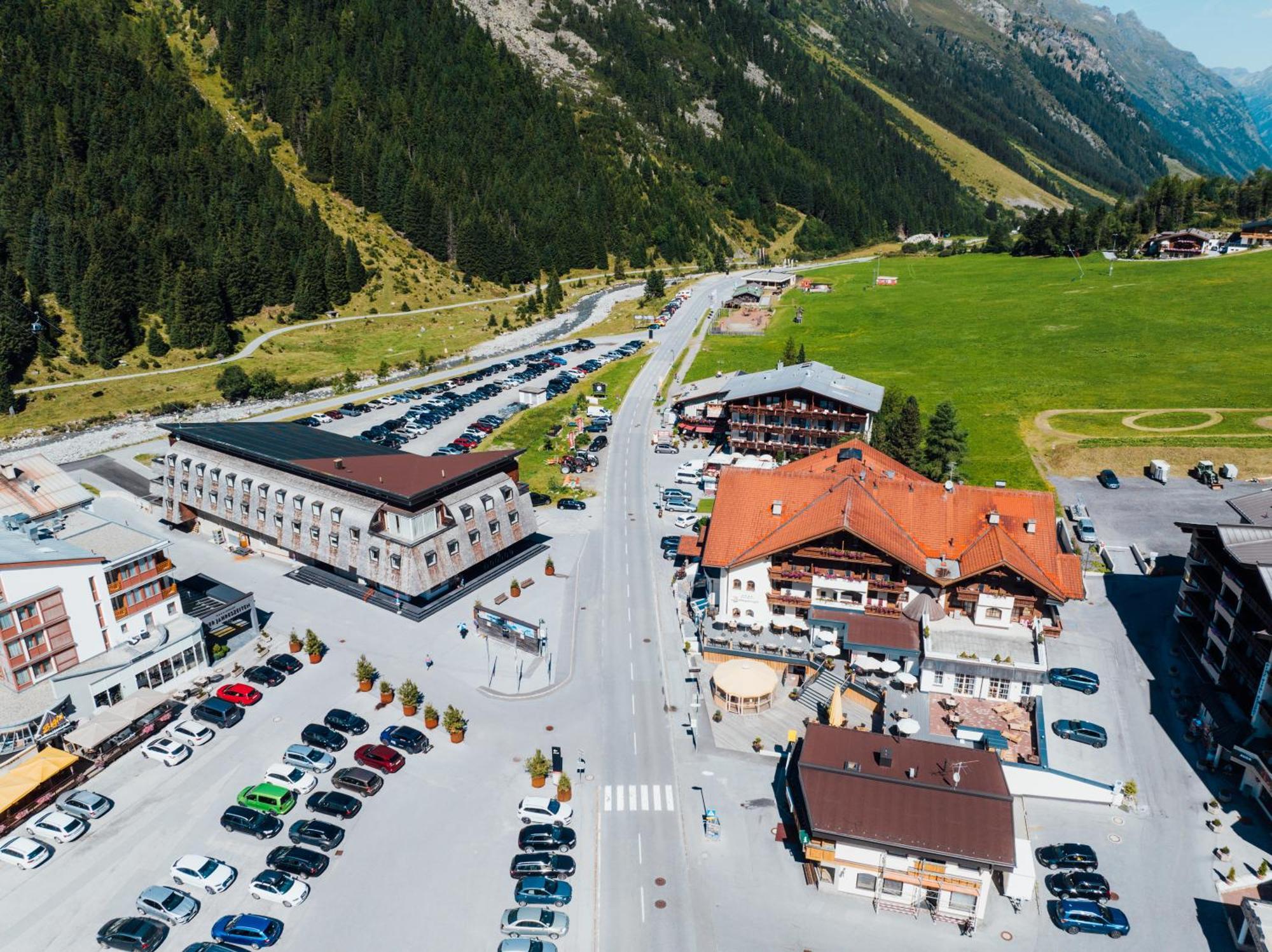 Hotel Mittagskogel Pitztal Sankt Leonhard im Pitztal Exterior foto