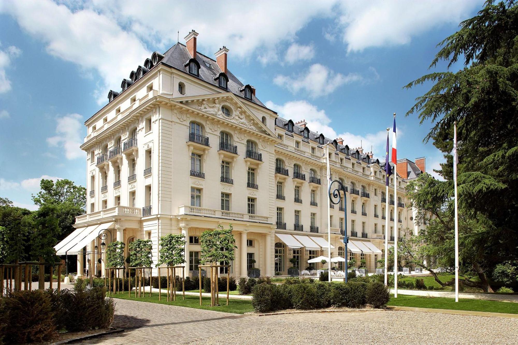 Waldorf Astoria Versailles - Trianon Palace Exterior foto