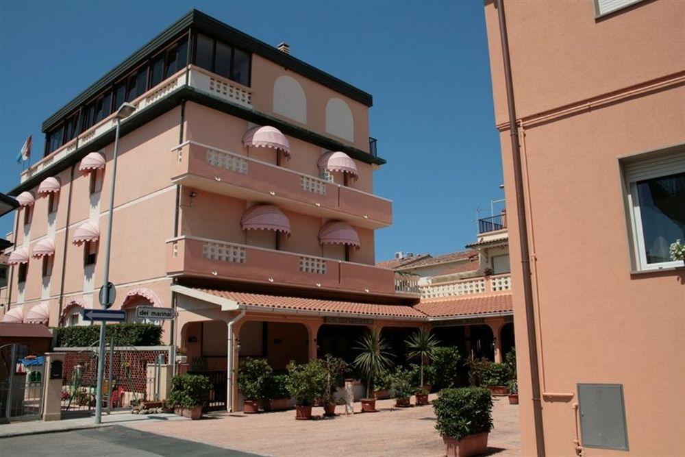 Hotel Sileoni Marina di Cecina Exterior foto