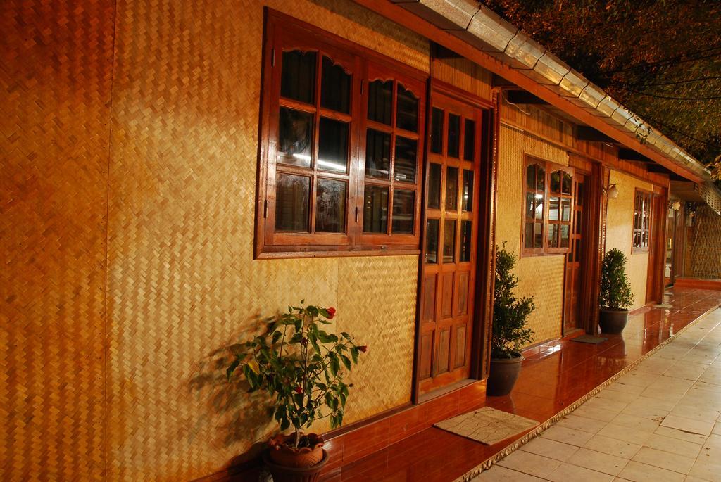 Casa Ayutthaya Acomodação com café da manhã Quarto foto