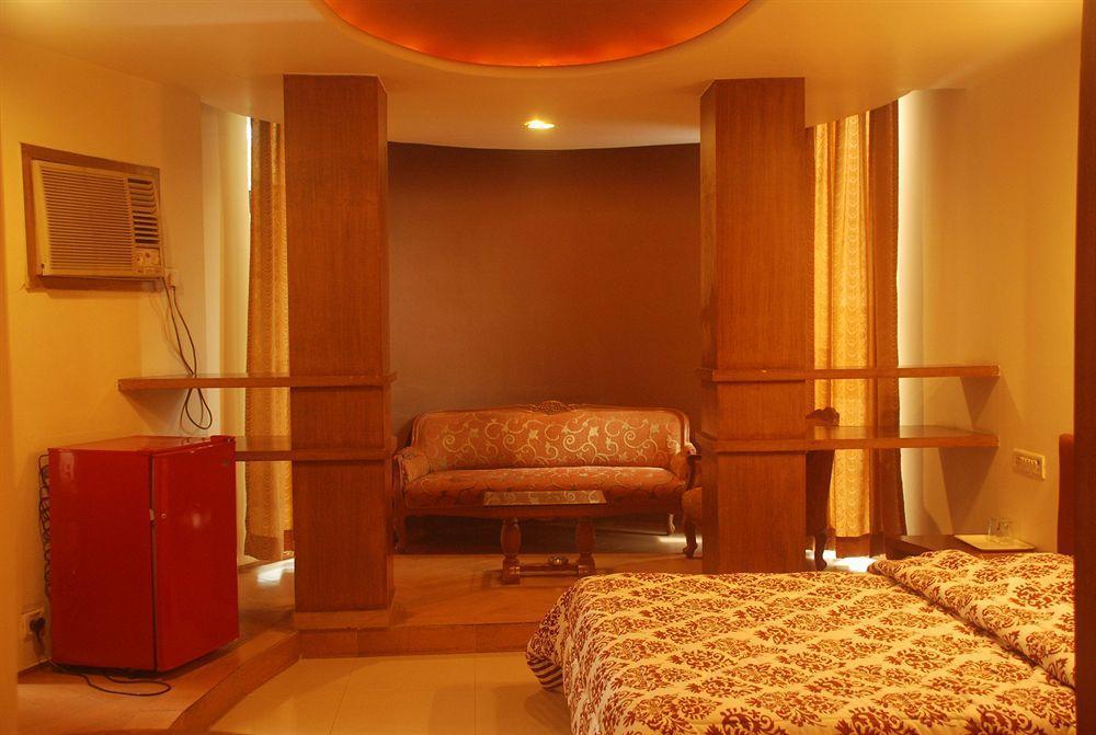 Hotel Bandra Residency Bombaim Quarto foto