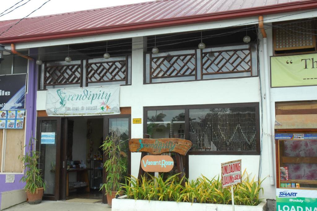 Serendipity Resort Balabag  Quarto foto