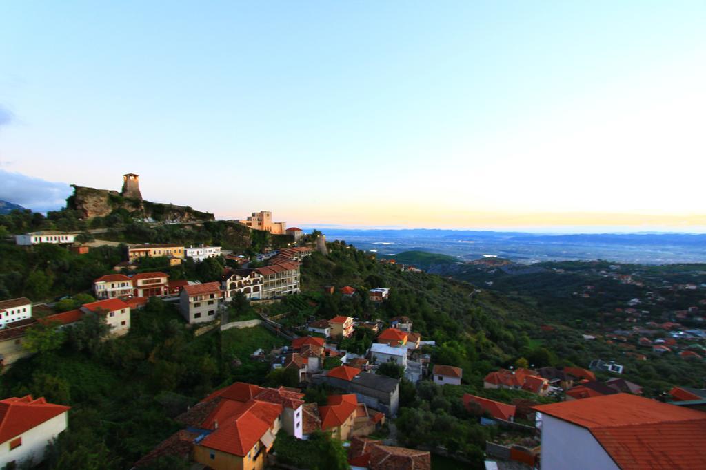 Hotel Panorama Kruje View On The Castle And The Old Town Quarto foto