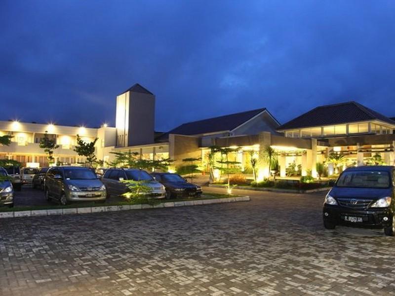 Green Valley Resort Purwokerto Exterior foto